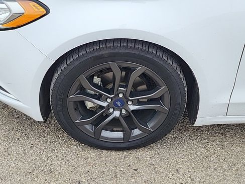 Used 2018 Ford Fusion SE w/ Equipment Group 601A image 7