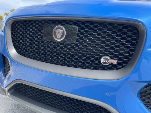 Used 2020 Jaguar F-PACE SVR image 29