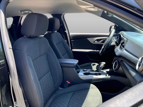 Used 2021 Chevrolet Blazer LT w/ LPO, Black Accent Package FWD image 9
