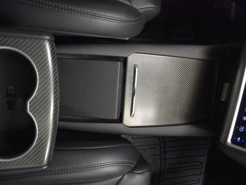 Used 2017 Tesla Model X image 30