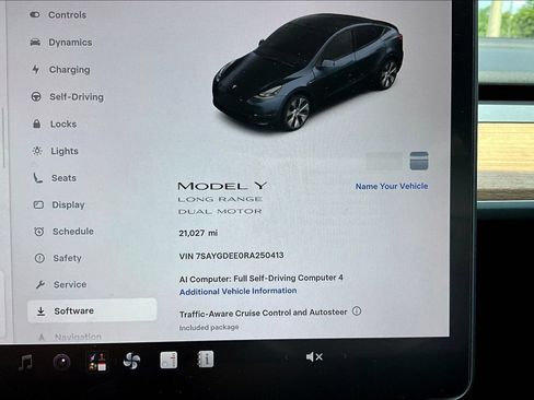 Used 2024 Tesla Model Y Long Range AWD/4WD image 13