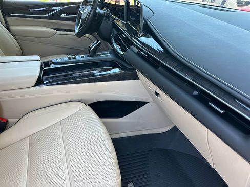 Used 2023 Cadillac Escalade ESV Premium Luxury RWD image 18