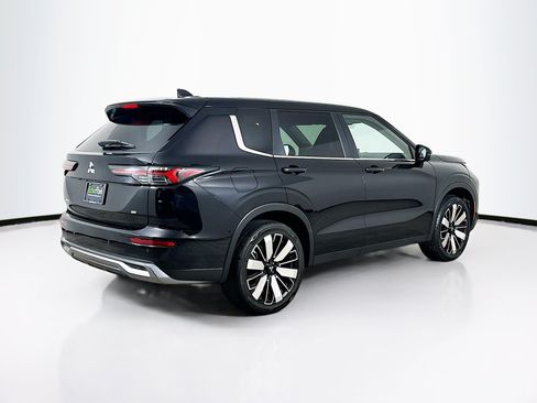 Used 2025 Mitsubishi Outlander SE FWD image 9