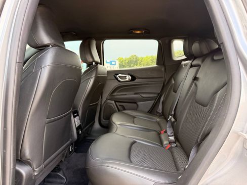 Used 2023 Jeep Compass Latitude AWD/4WD image 16