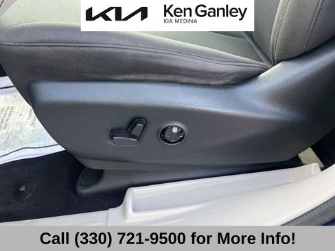 Used 2017 Chrysler Pacifica Touring image 26