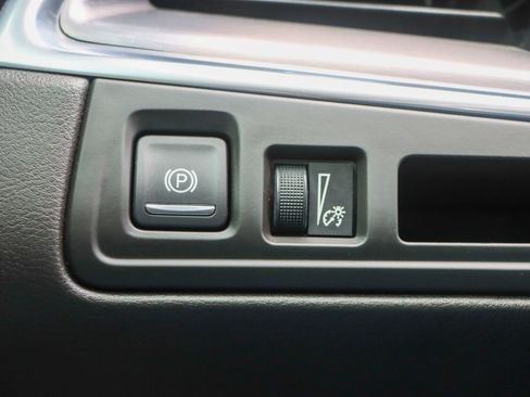 Used 2019 Cadillac XT5 Premium Luxury w/ Driver Assist Package FWD image 31