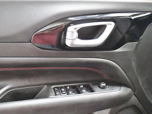 Used 2022 Jeep Compass Trailhawk w/ Trailhawk Convenience Group image 24