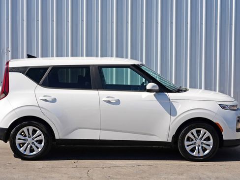 Used 2021 Kia Soul LX image 45