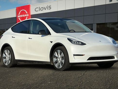 Used 2023 Tesla Model Y Long Range image 10