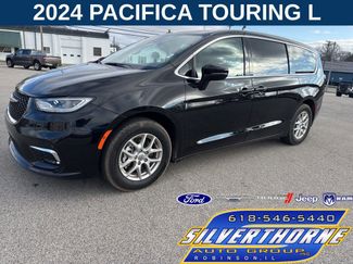 Used 2024 Chrysler Pacifica Touring-L video 1