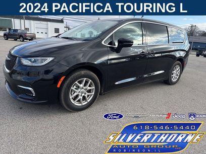 Used 2024 Chrysler Pacifica Touring-L