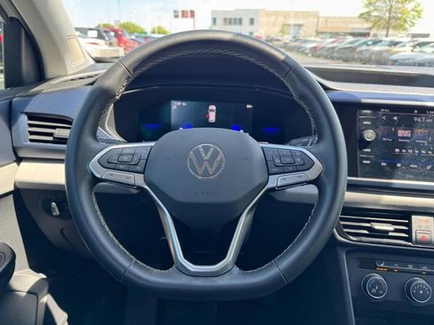 Used 2022 Volkswagen Taos SE AWD/4WD image 12