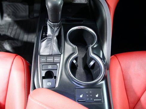 Used 2019 Toyota Camry XSE image 20