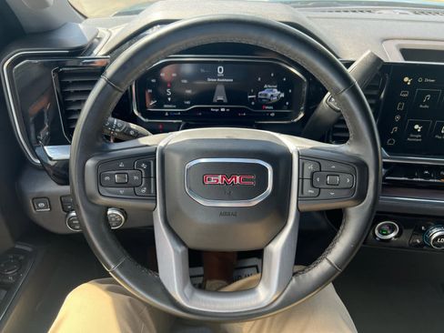 Used 2024 GMC Sierra 1500 SLT image 17
