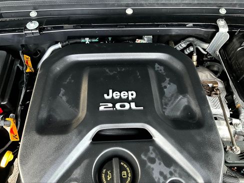 Used 2023 Jeep Wrangler Unlimited Sahara w/ Cold Weather Group AWD/4WD image 31