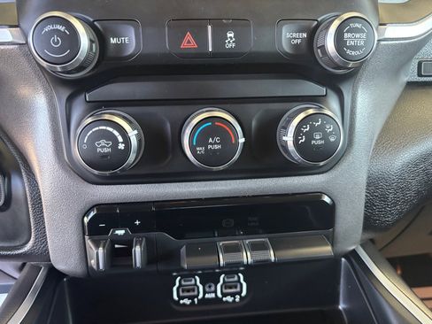Used 2020 RAM 2500 Big Horn w/ Level 1 Equipment Group AWD/4WD image 15