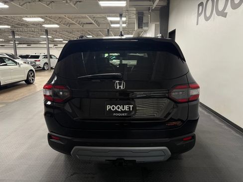 Used 2025 Honda Pilot TrailSport image 5