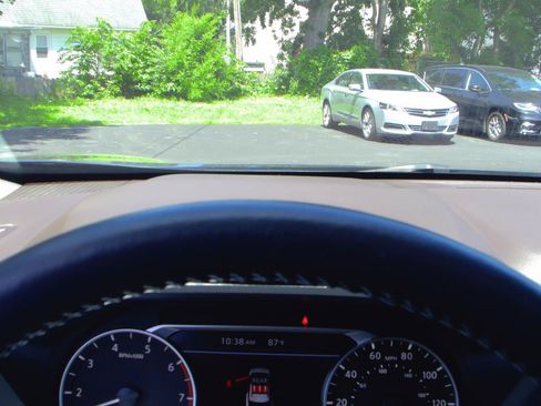 Used 2023 Nissan Rogue SV w/ SV Premium B Package AWD/4WD image 17