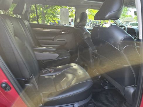 Used 2021 Toyota Highlander Limited AWD/4WD image 13