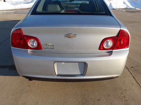 Used 2010 Chevrolet Malibu LS image 32