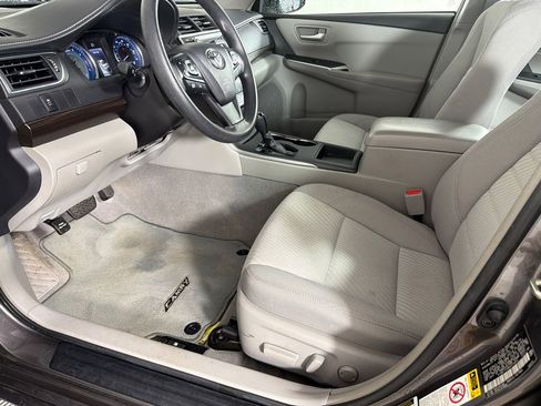 Used 2016 Toyota Camry LE image 9