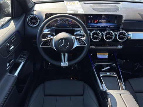 New 2026 Mercedes-Benz GLB 250 4MATIC image 11