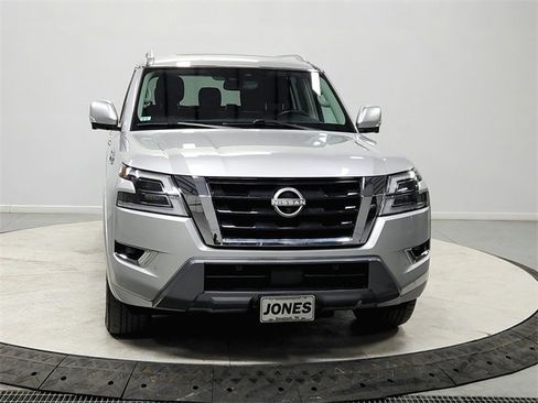 Used 2024 Nissan Armada SL image 2