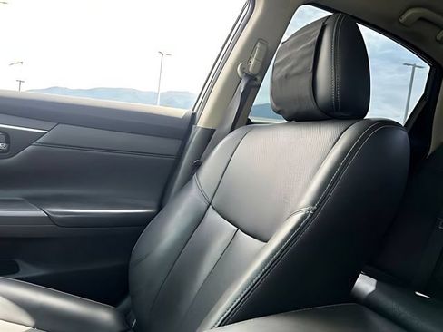 Used 2018 Nissan Altima 2.5 SL FWD image 24