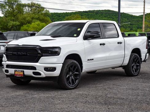 Used 2024 RAM 1500 Laramie AWD/4WD image 7