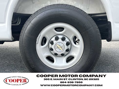 Used 2025 Chevrolet Express 3500 LS RWD image 21