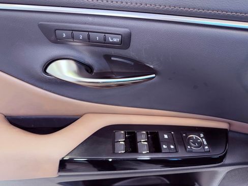 Certified 2025 Lexus ES 300h 300h NAV/PARK AST/1 OWNER/CLEA image 18