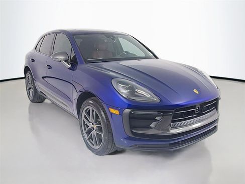 Certified 2024 Porsche Macan AWD/4WD image 10