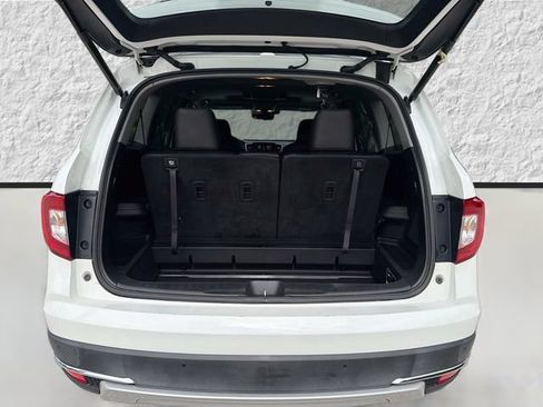 Used 2021 Honda Pilot Touring image 12