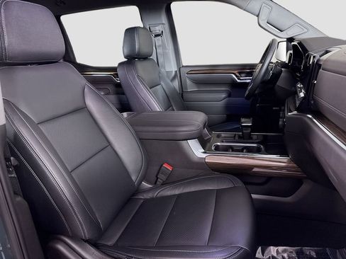 Certified 2025 Chevrolet Silverado 1500 LT Trail Boss w/ Convenience Package II image 32