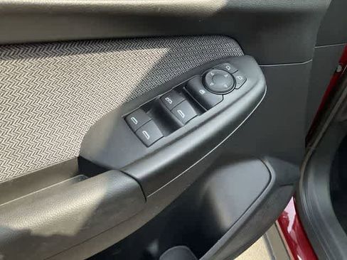 Used 2025 Chevrolet TrailBlazer LT FWD image 13