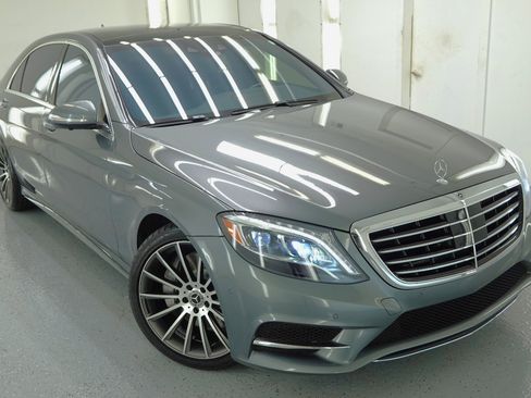 Used 2017 Mercedes-Benz S 550 Sedan w/ Sport Package w/ Sport Package image 24