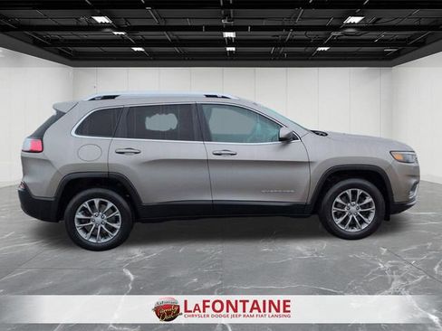 Certified 2019 Jeep Cherokee Latitude Plus w/ Cold Weather Group image 6