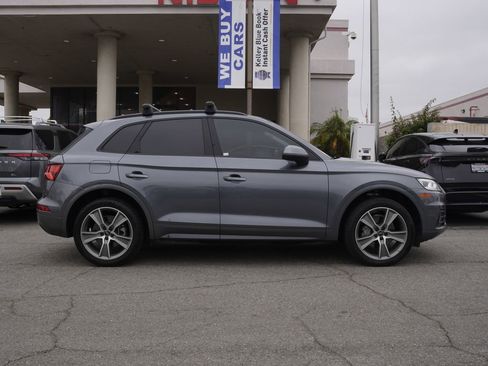 Used 2019 Audi Q5 2.0T Premium Plus w/ Premium Plus Package AWD/4WD image 3