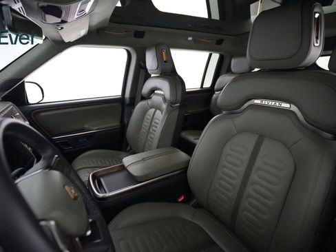 Used 2024 Rivian R1S Adventure AWD/4WD image 4