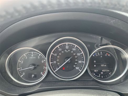Used 2018 MAZDA CX-5 Touring w/ Preferred Equipment Package AWD/4WD image 16
