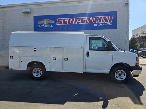 New 2025 Chevrolet Express 3500 w/ Power Convenience Package image 5