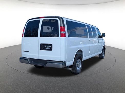 Used 2025 Chevrolet Express 3500 LT w/ LT Preferred Equipment Group RWD image 5