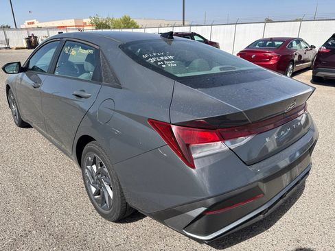 Used 2024 Hyundai Elantra SEL FWD image 3