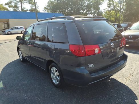 Used 2008 Toyota Sienna XLE FWD image 6