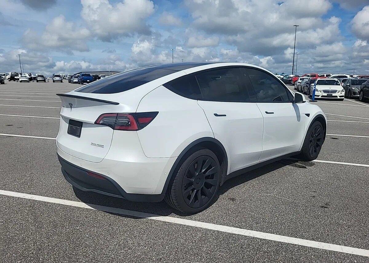 Used 2021 Tesla Model Y Long Range AWD/4WD image 4