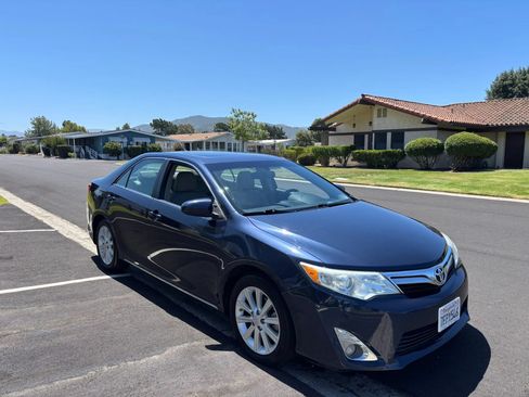 Used 2014 Toyota Camry XLE FWD image 9