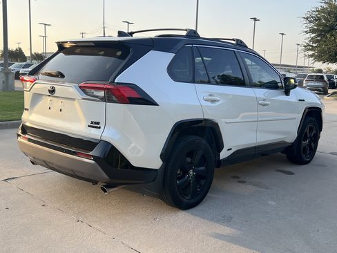 Used 2020 Toyota RAV4 XSE AWD/4WD image 9