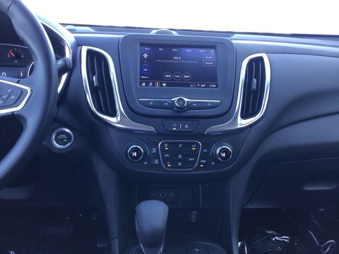 Used 2024 Chevrolet Equinox LT image 14