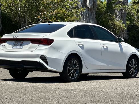 Used 2022 Kia Forte LXS FWD image 3