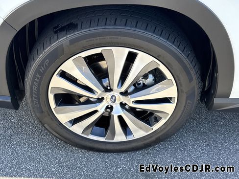 Used 2022 Subaru Ascent Touring image 14